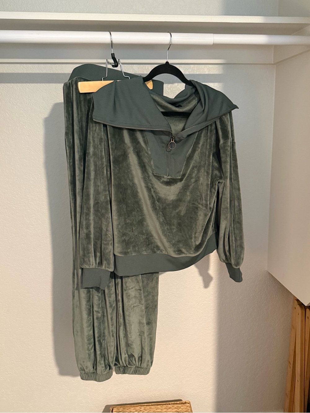 summersalt Olive Green Velvet Lounge Set Size XS